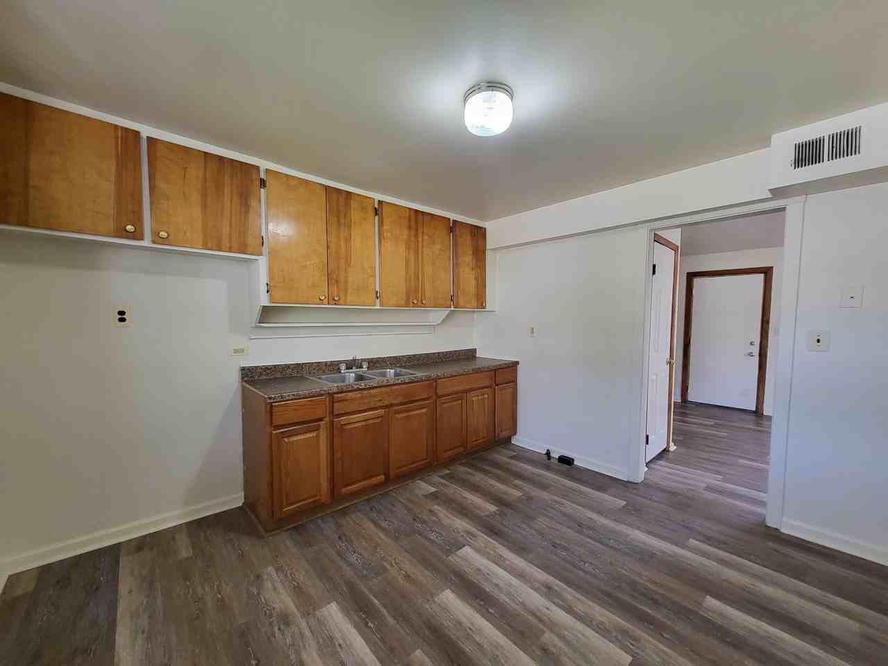 2040 Dryden St - Photo 4 of 10