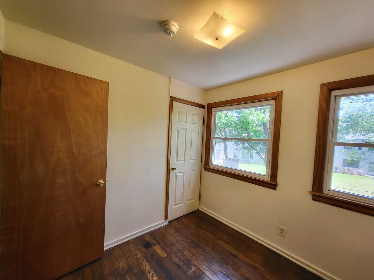2040 Dryden St - Photo 7 of 10