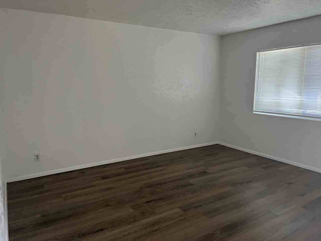 8600 Zuni Rd Se - Photo 5 of 30