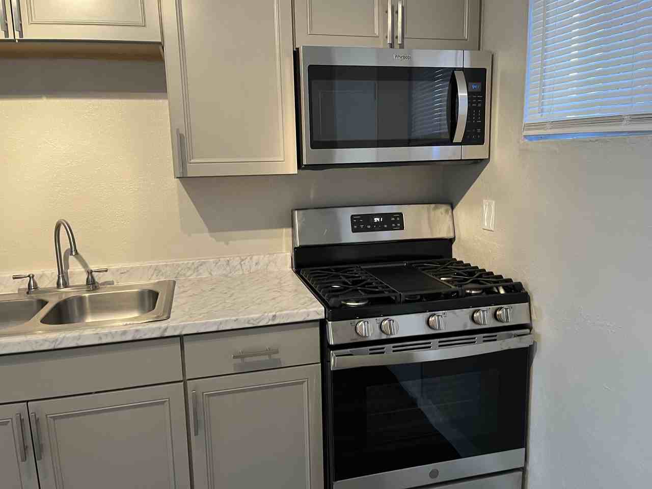 3409 Eastern Ave Se - Photo 2 of 12