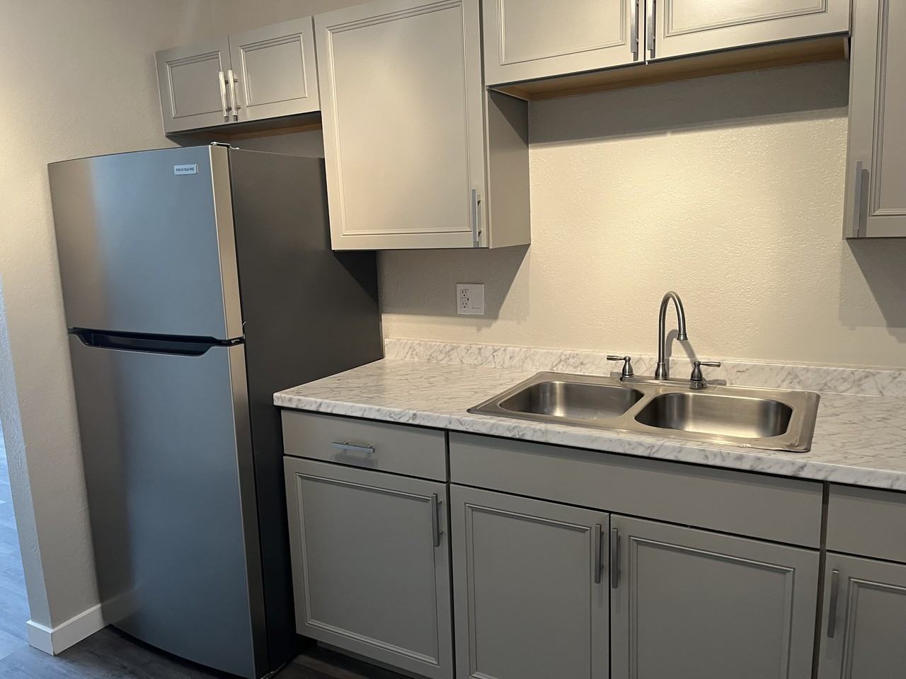 3409 Eastern Ave Se - Photo 3 of 12