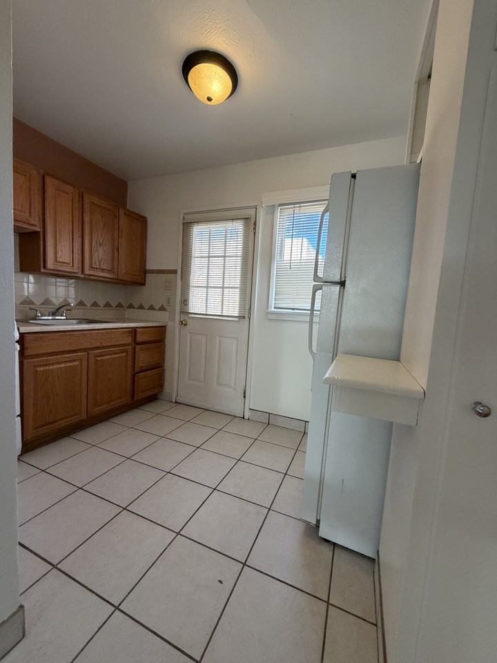 4156 Mesa Verde Ave Ne - Photo 3 of 16