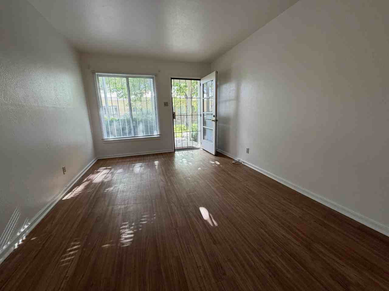 4156 Mesa Verde Ave Ne - Photo 5 of 16