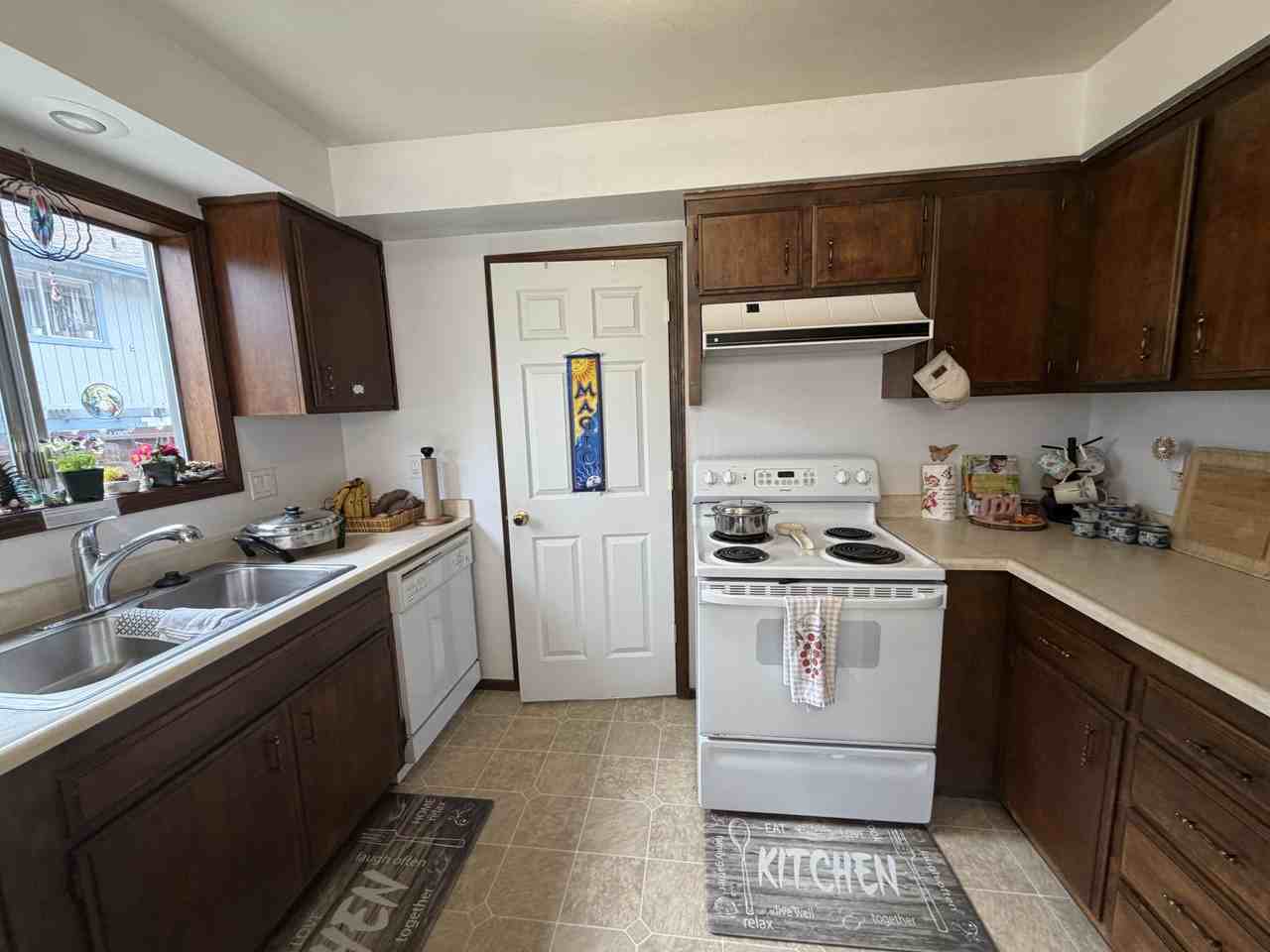 814 Carmen Dr #C - Photo 4 of 18