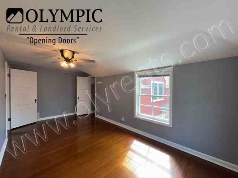 1009 Columbia St Sw - Photo 5 of 12