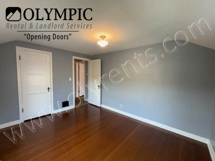 1009 Columbia St Sw - Photo 7 of 12