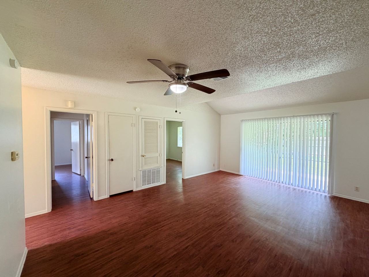 5206 Village Trl - Photo 3 of 24