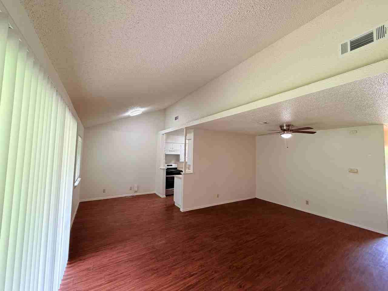5206 Village Trl - Photo 6 of 24