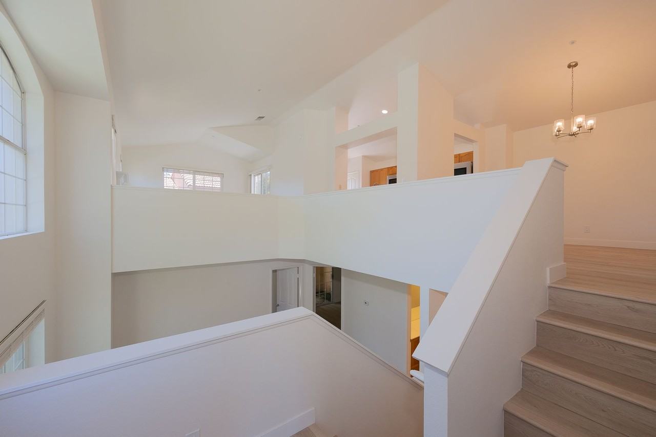 805 Moby Dick Ln - Photo 2 of 43