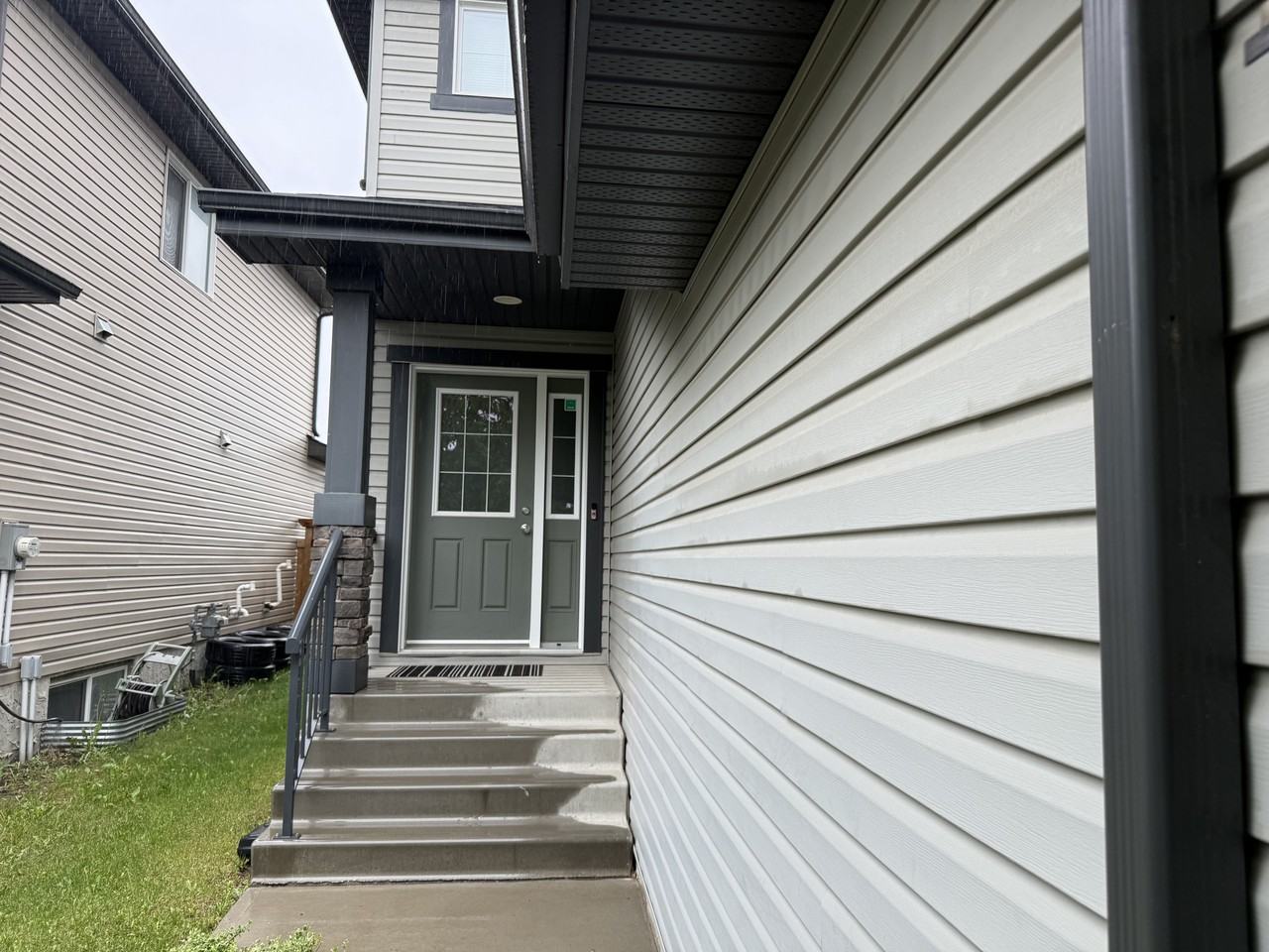 1426 152 Ave Nw - Photo 3 of 42