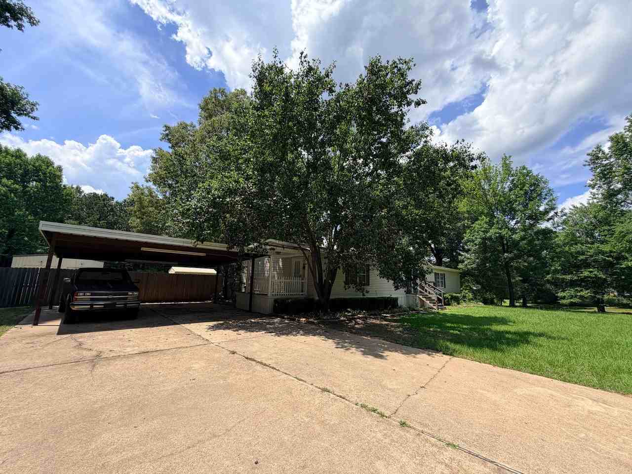 7810 W Lakeshore Dr - Photo 3 of 24