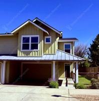 featured image of 790 Ne Isabella Ln