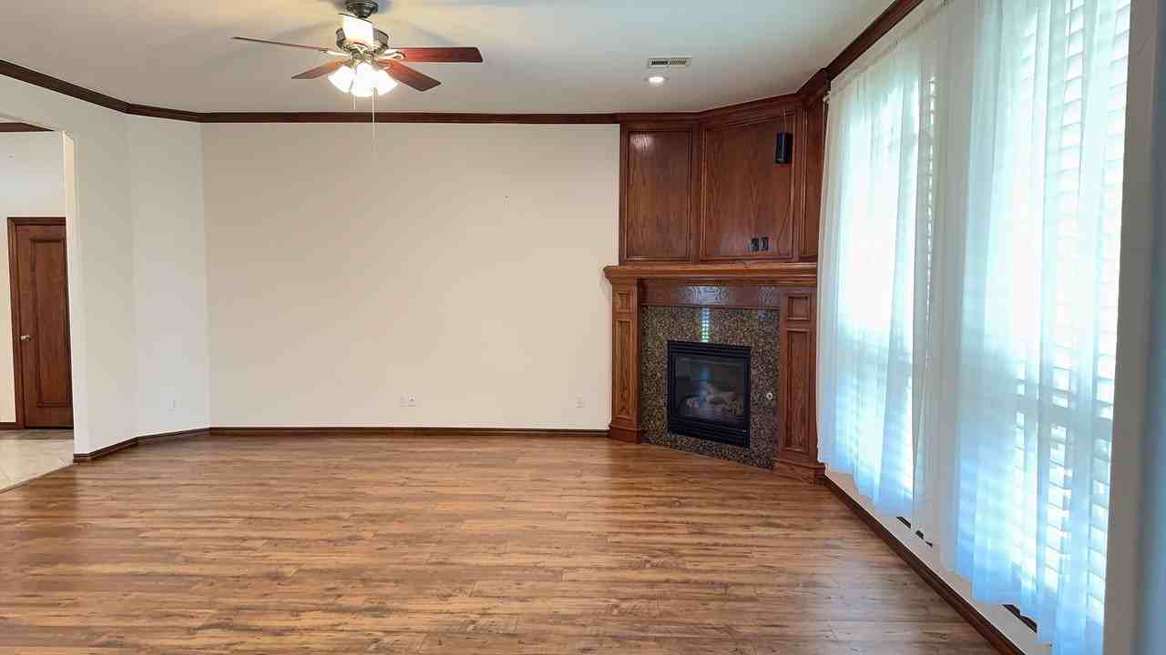 9200 Stacy Lynn Ln - Photo 2 of 22