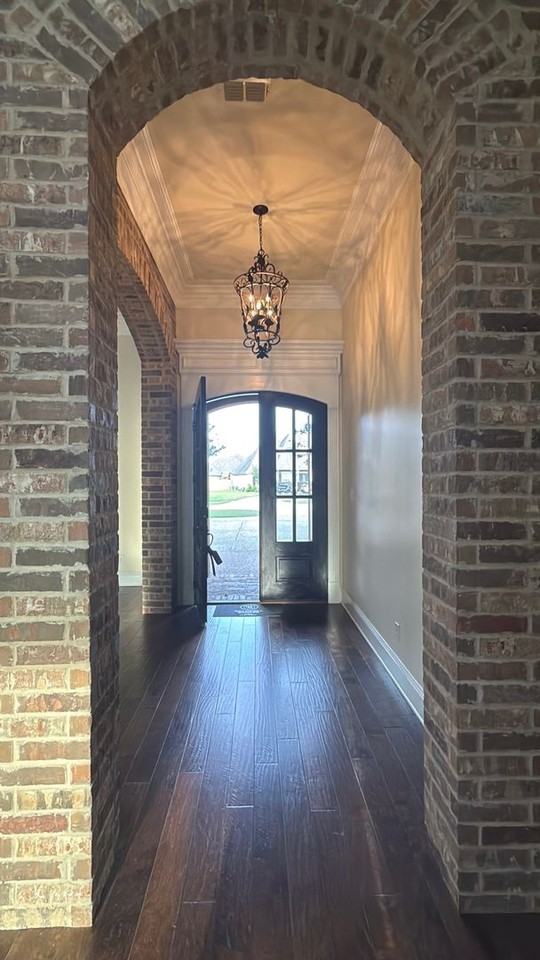 9572 Rochel Dr - Photo 5 of 50