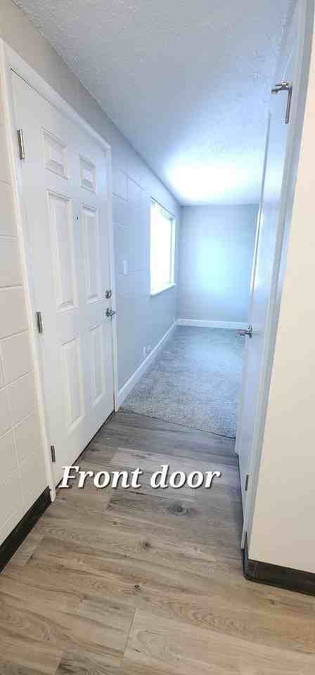 952 S Curtis Rd - Photo 3 of 23