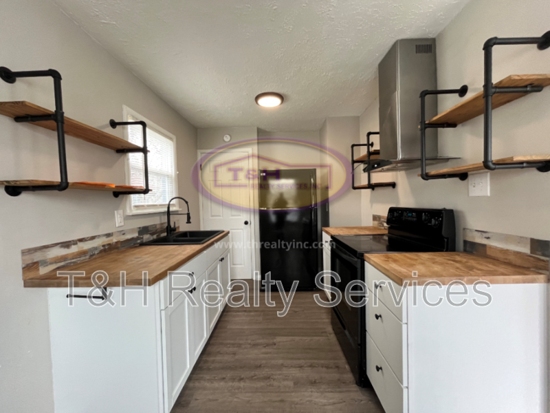 5242 E 20th Pl - Photo 5 of 13