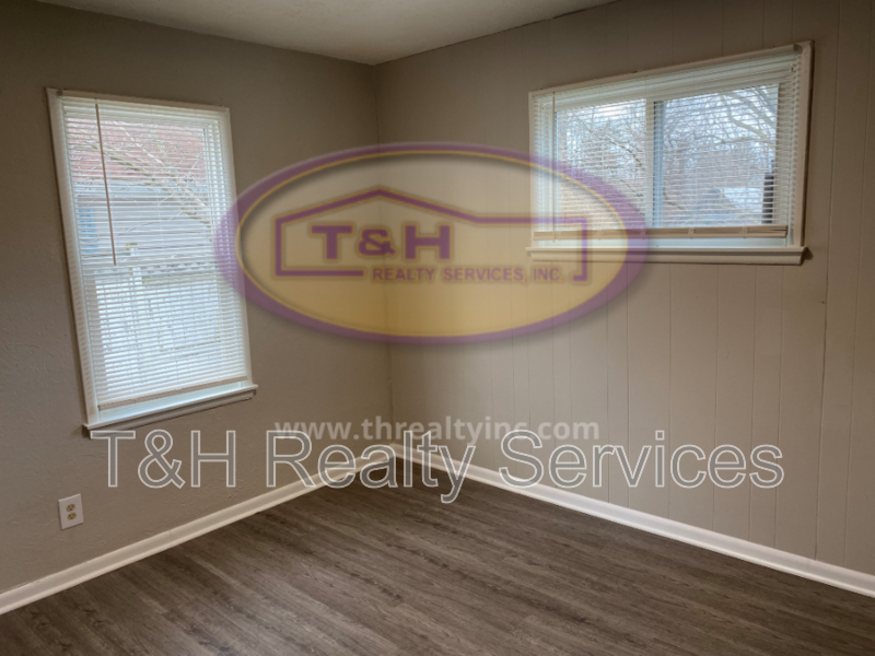 5242 E 20th Pl - Photo 7 of 13