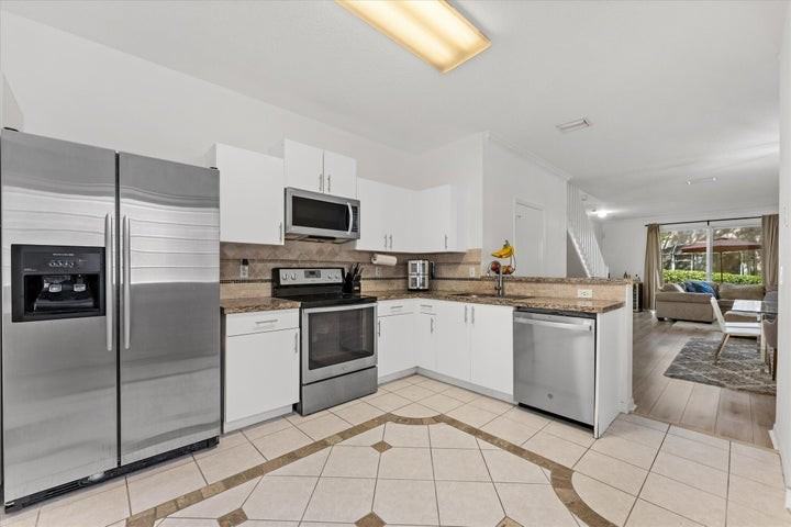 2264 Salerno Circle - Photo 3 of 8