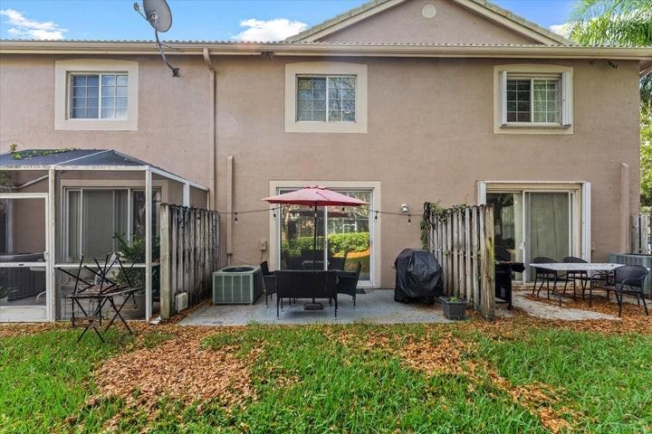 2264 Salerno Circle - Photo 4 of 8
