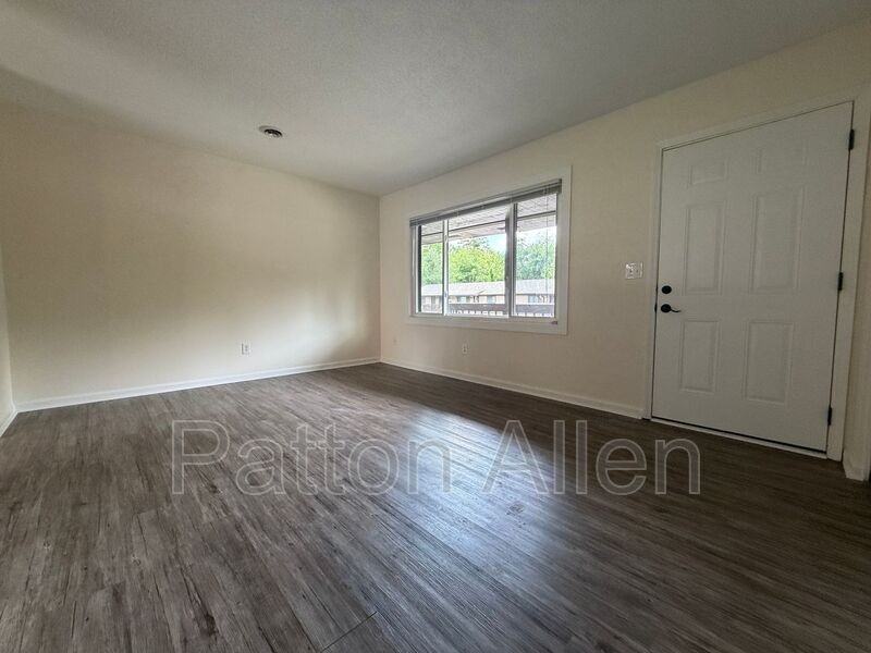 28 Dawnwood Cir - Photo 3 of 25