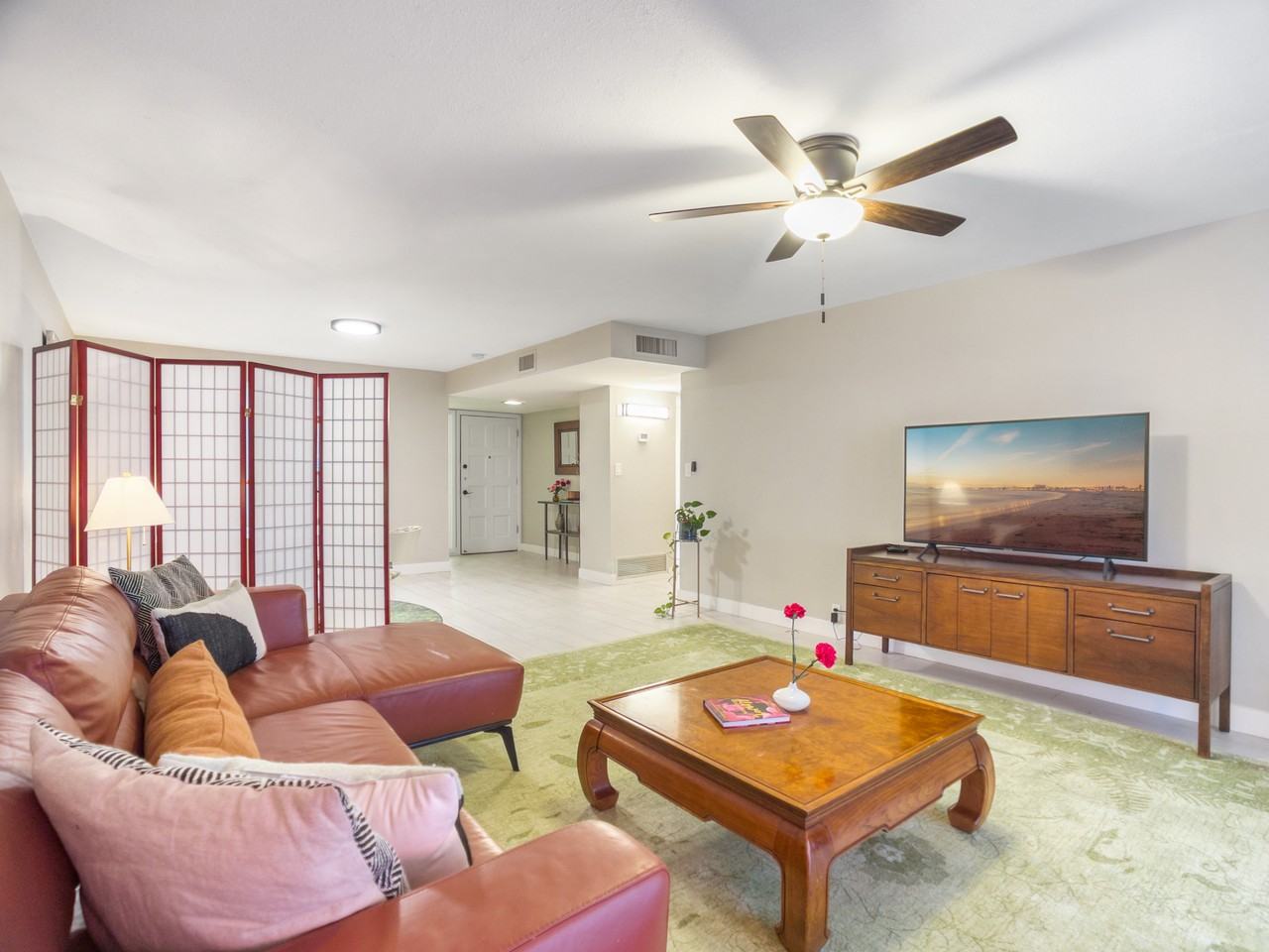 920 W Solcito Ln #920 - Photo 7 of 26