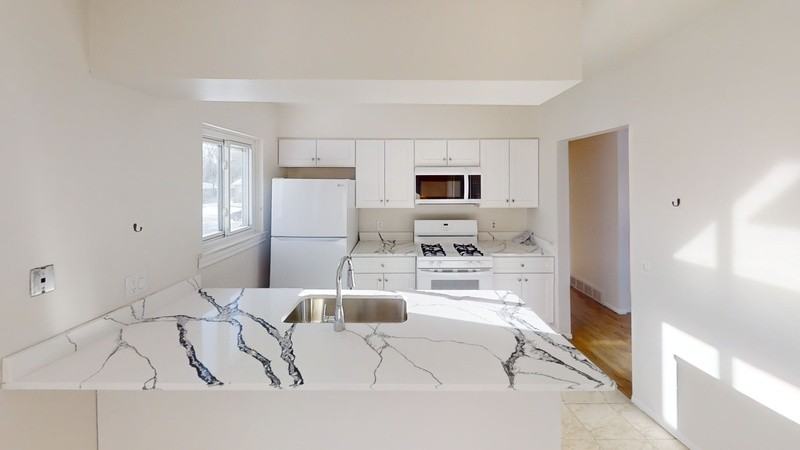 308 Skydale Dr - Photo 4 of 22