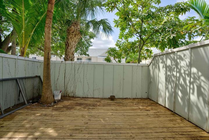 6391 Riverwalk Lane - Photo 4 of 6