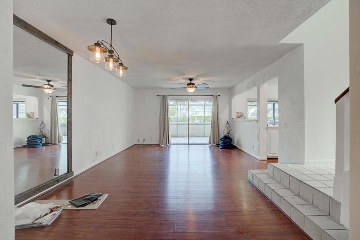 6391 Riverwalk Lane - Photo 5 of 6