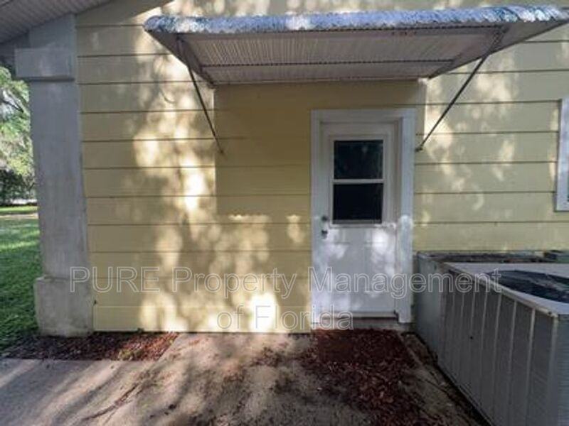 595 Nw 100th St #B - Photo 3 of 33