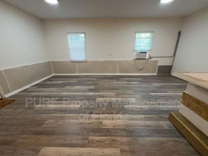 595 Nw 100th St #B - Photo 7 of 33
