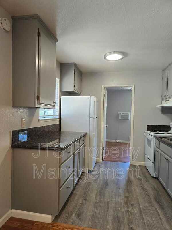 1515 V St #7 - Photo 2 of 16
