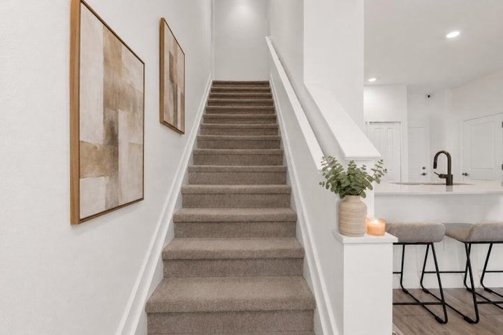 4246 Lagoon Shore Drive - Photo 6 of 8