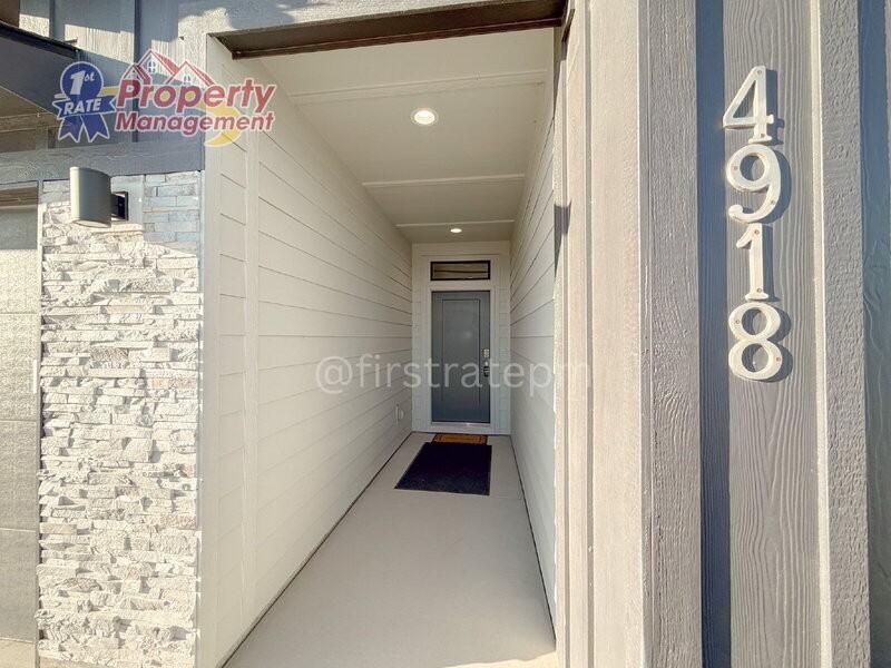 4918 Endicott Dr - Photo 3 of 34
