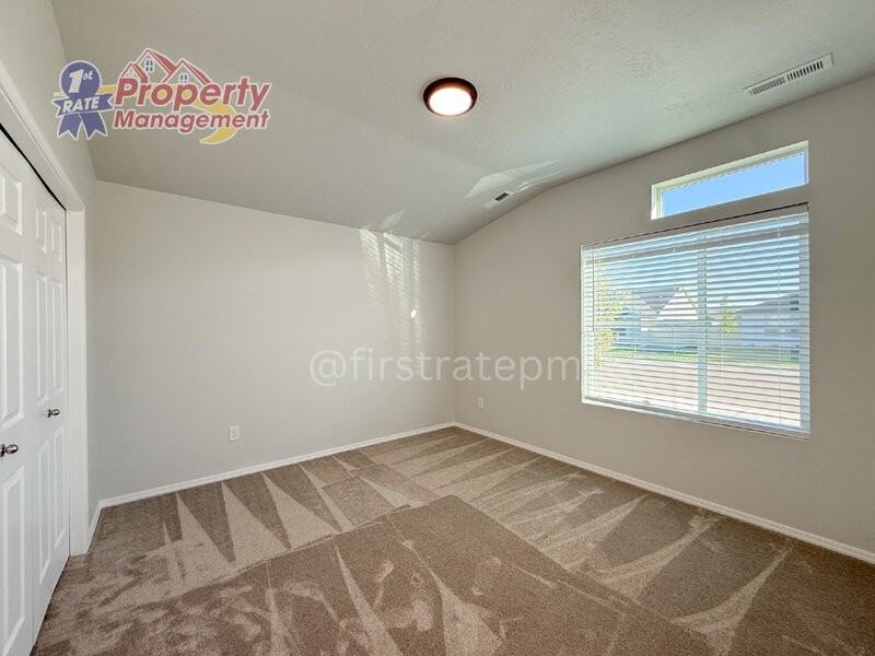 4918 Endicott Dr - Photo 5 of 34