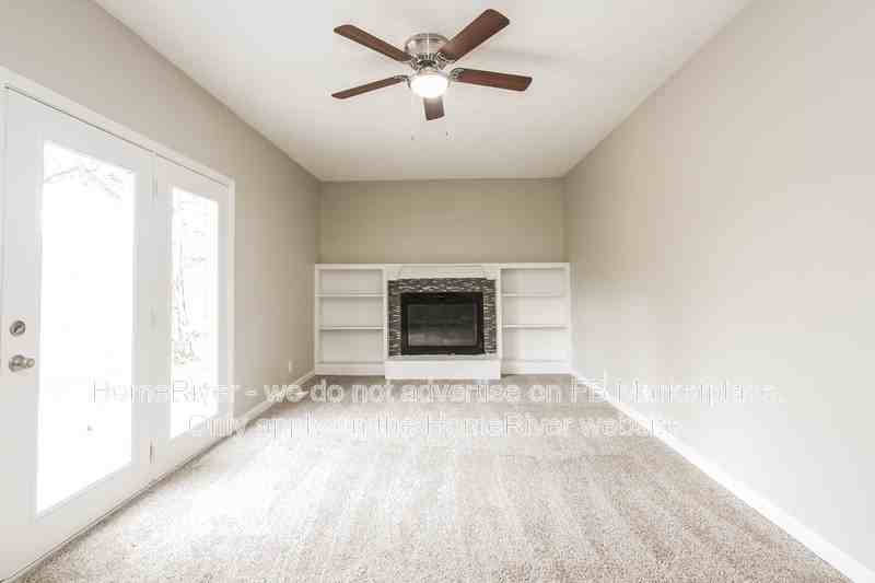 1615 Beckenbauer Way - Photo 4 of 17