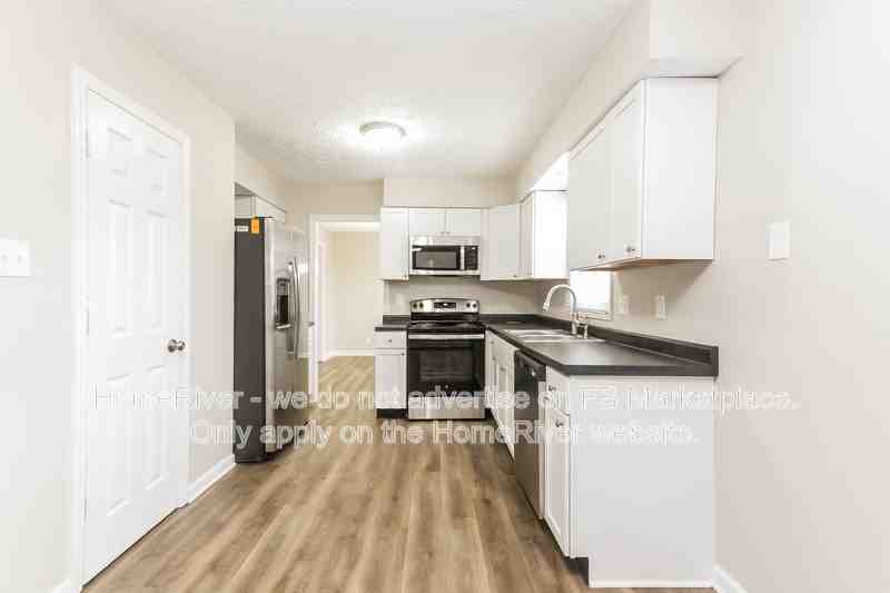 1615 Beckenbauer Way - Photo 7 of 17