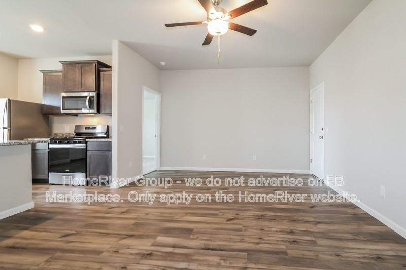 1617 Amaranth Ln - Photo 3 of 20