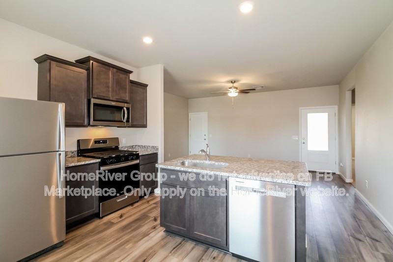1617 Amaranth Ln - Photo 4 of 20