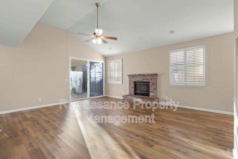 1539 Abrew Way - Photo 3 of 31