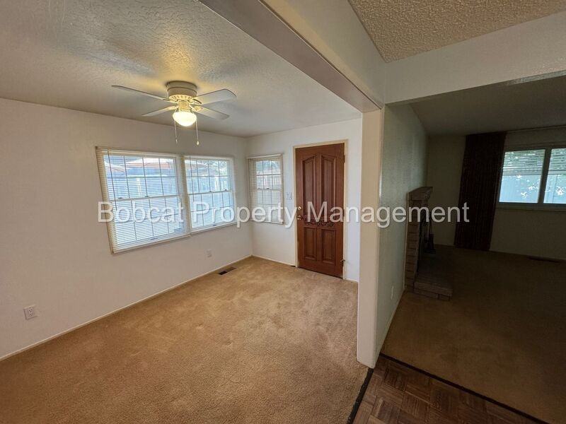 1316 Stanford Dr - Photo 7 of 22