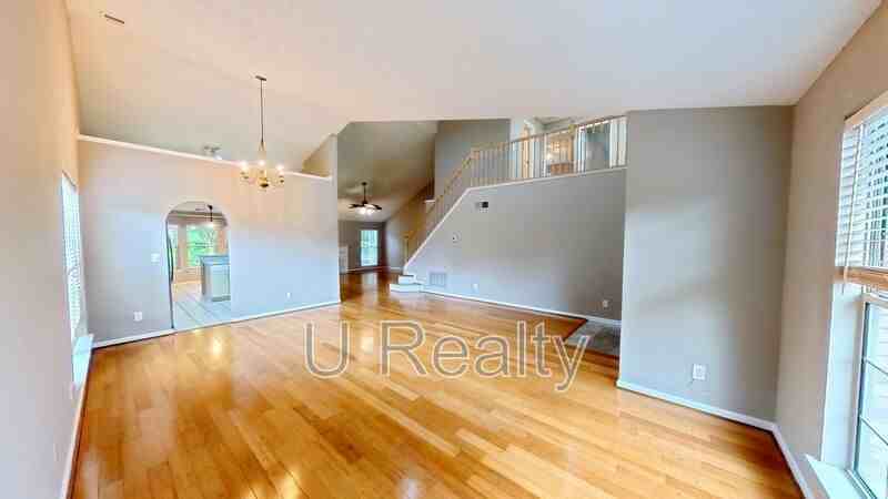3010 Williams Station Rd - Photo 2 of 14