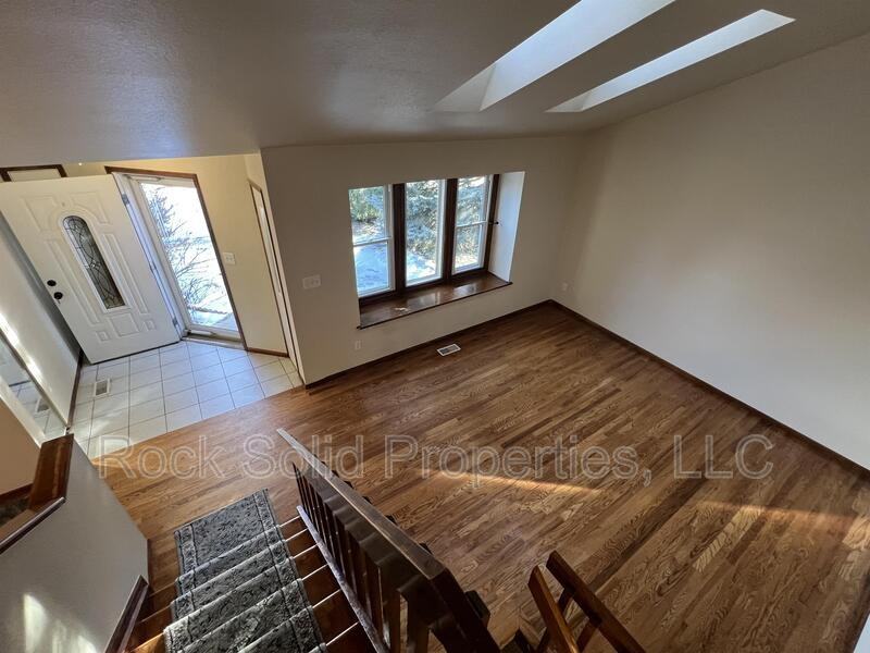 4520 Carmel Dr - Photo 5 of 33