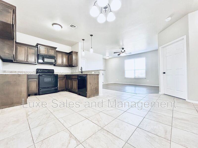 1328 Garden Gate Dr #A - Photo 4 of 16