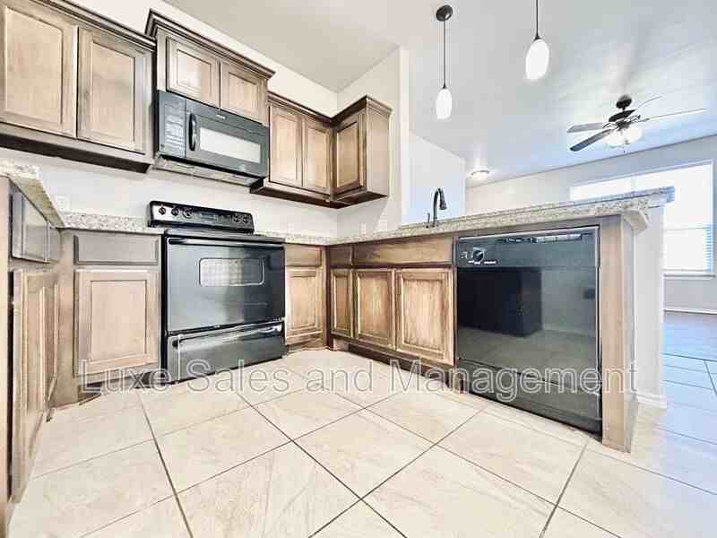 1328 Garden Gate Dr #A - Photo 5 of 16