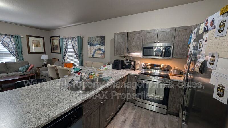 4628 Wharf Pt - Photo 5 of 18