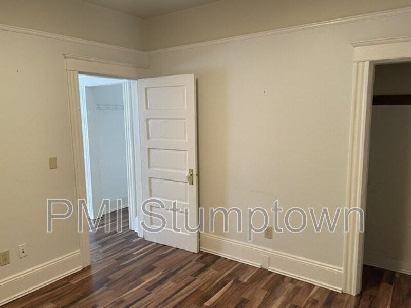 601 S Mcloughlin Blvd - Photo 4 of 12