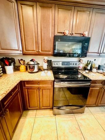 9205 Dupont Place - Photo 2 of 8