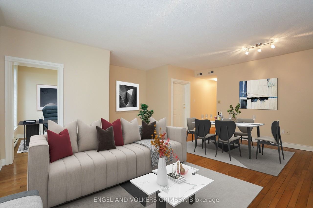 460 Wellington St. - Photo 4 of 22