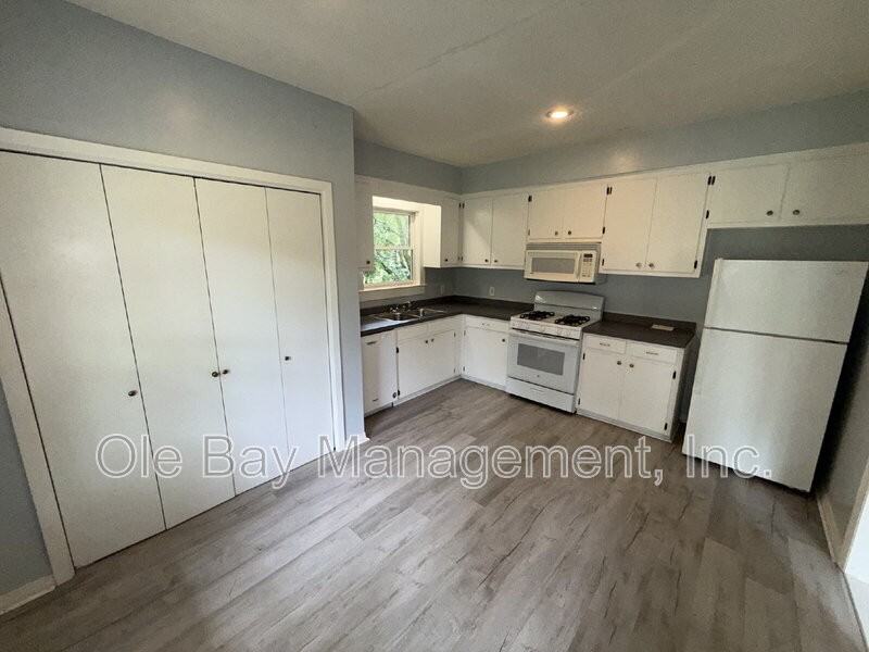 731 Jemison St - Photo 5 of 8