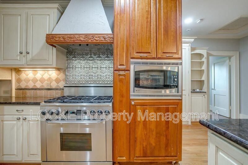 4022 Bunting Ave - Photo 6 of 24